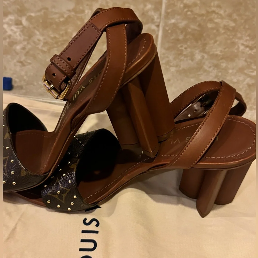 Louis Vuitton monogram sandals - Picture 2 of 8